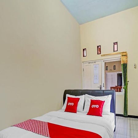 Oyo 3298 Bromo Guest House Family Malang Kültér fotó