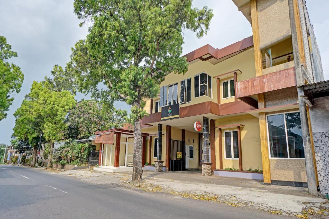 Oyo 3298 Bromo Guest House Family Malang Kültér fotó