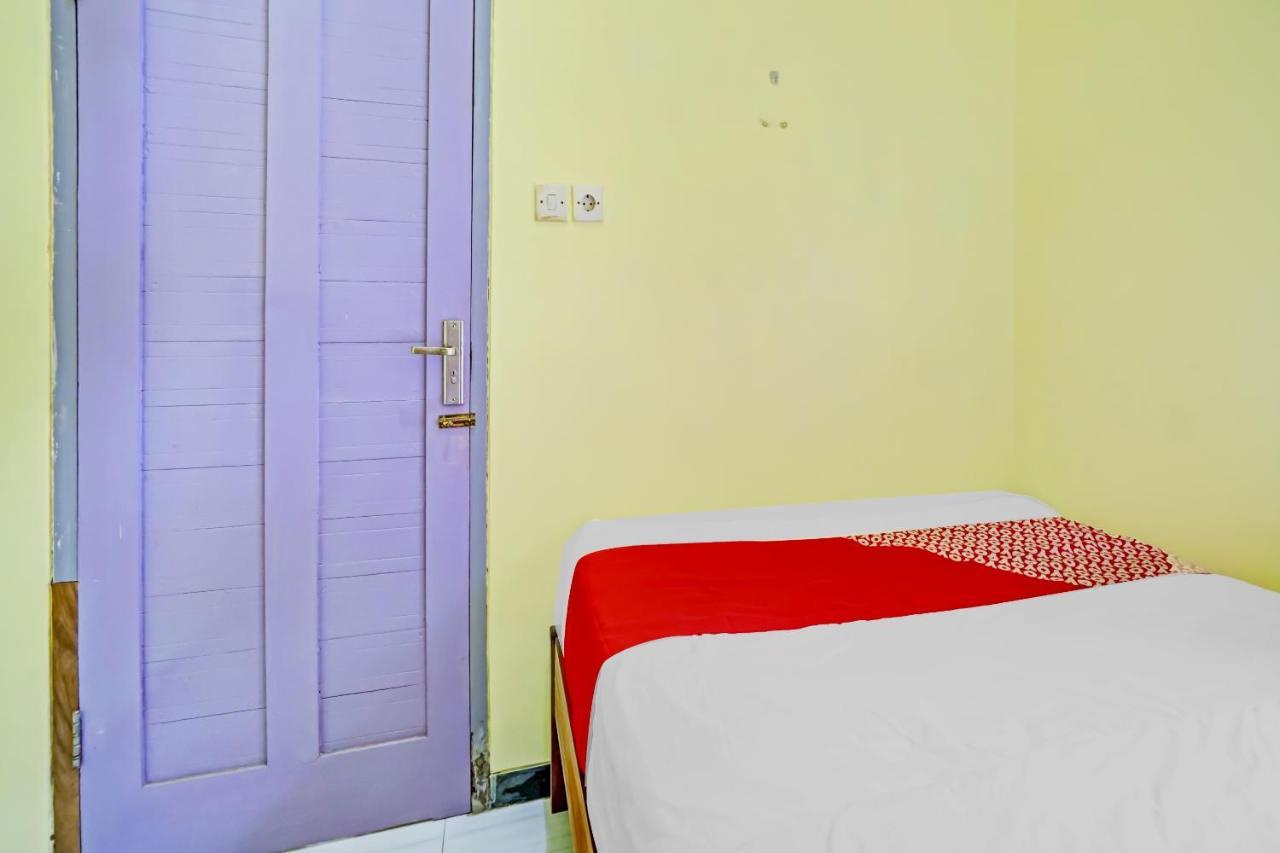 Oyo 3298 Bromo Guest House Family Malang Kültér fotó